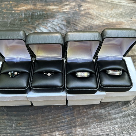 Jewelry - 4 rings( white gold nature diamond, blue/green sapphire) wedding/engagement